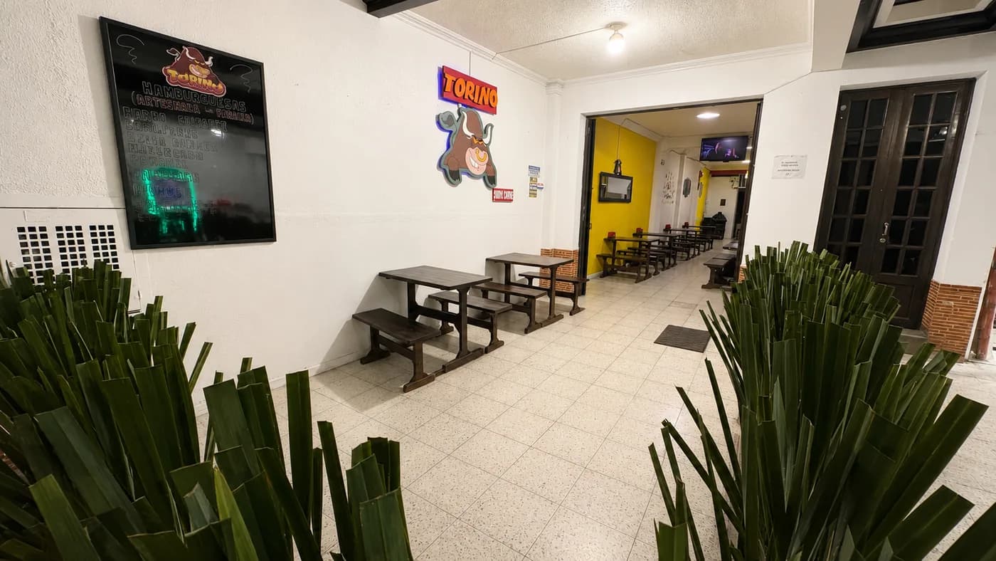 Interior de Torino Comidas Rápidas